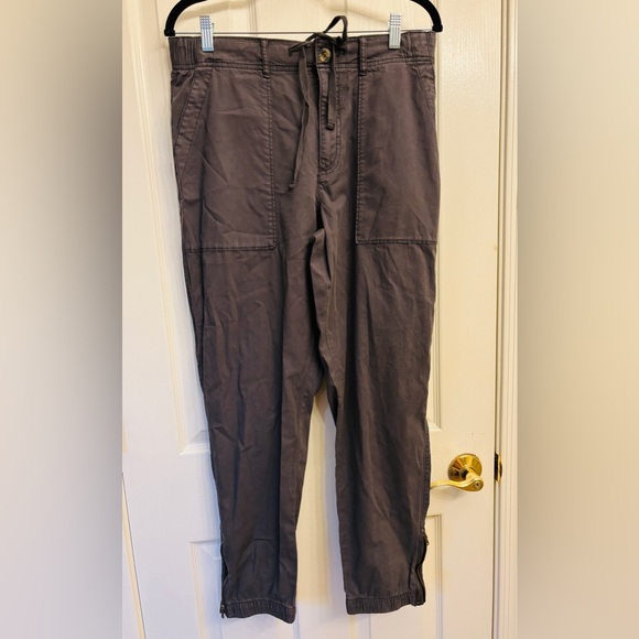 Sonoma Pants - Sonoma Women’s Mid Rise Jogger NEW Women’s Size Large w/ pockets & Zipper Detail